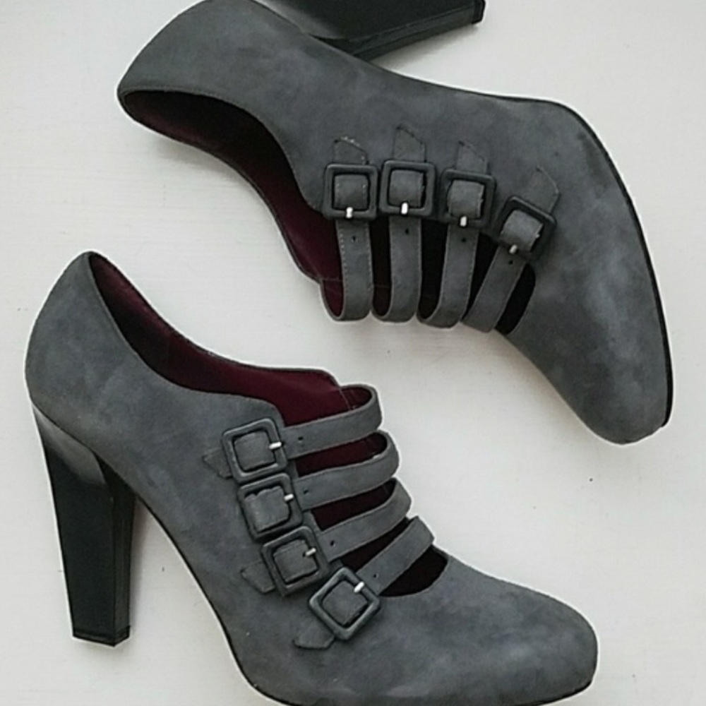 Enzo Angiolini Gray Suede Buckle Heels